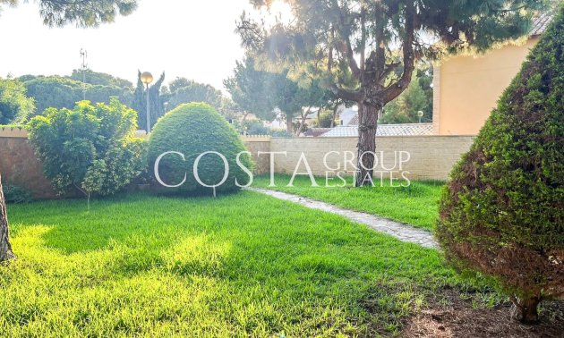 Wiederverkauf - Villa -
Orihuela Costa - Punta Prima