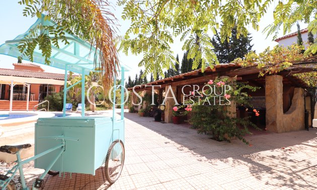 Wiederverkauf - Villa -
Catral