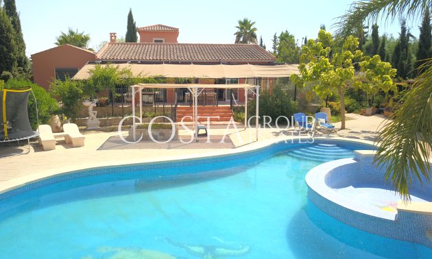 Wiederverkauf - Villa -
Catral