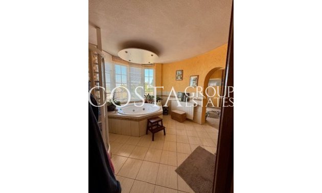 Herverkoop - Villa -
Orihuela Costa