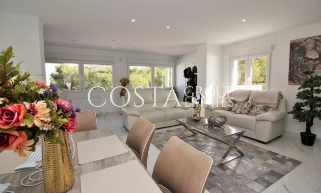 Wiederverkauf - Villa -
Villamartín