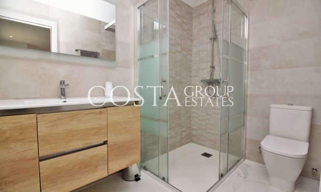 Wiederverkauf - Villa -
Villamartín