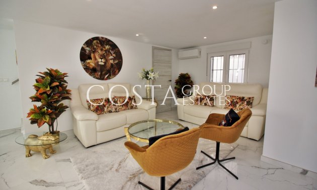 Wiederverkauf - Villa -
Villamartín