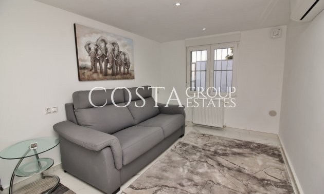 Wiederverkauf - Villa -
Villamartín