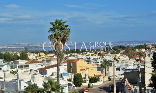 Wiederverkauf - Villa -
Villamartín