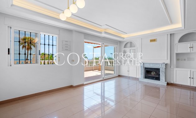 Resale - Villa -
Torrevieja