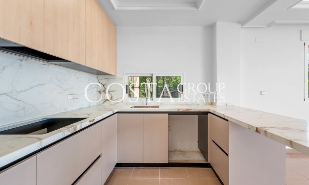 Resale - Villa -
Torrevieja