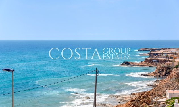 Resale - Villa -
Torrevieja