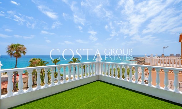 Resale - Villa -
Torrevieja