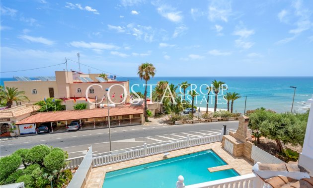 Resale - Villa -
Torrevieja