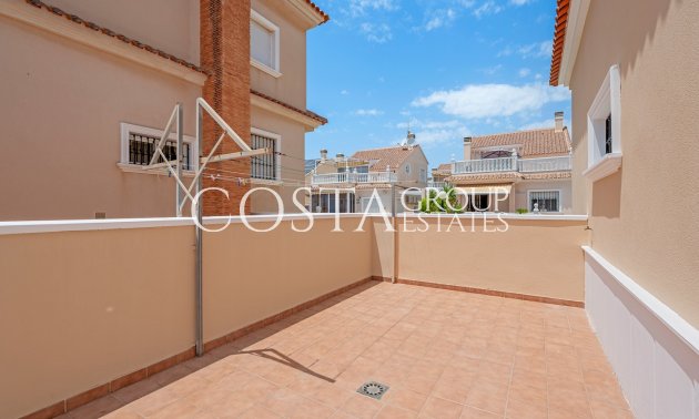 Resale - Villa -
Torrevieja