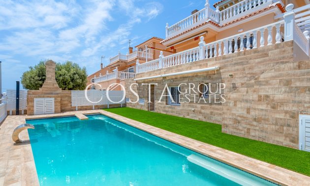 Resale - Villa -
Torrevieja