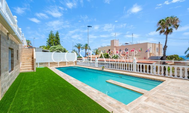 Resale - Villa -
Torrevieja
