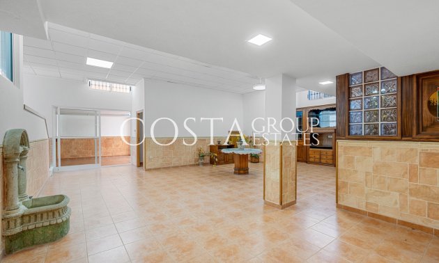 Resale - Villa -
Torrevieja