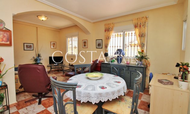 Herverkoop - Huis -
Playa Flamenca