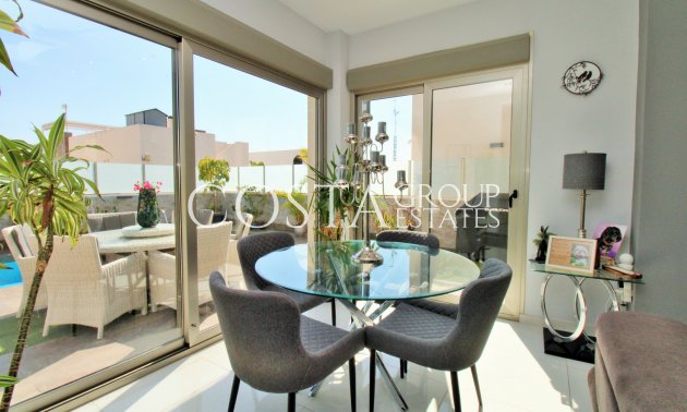 Wiederverkauf - Villa -
Villamartín