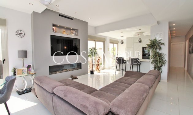 Wiederverkauf - Villa -
Villamartín