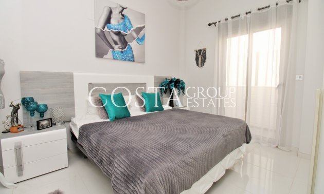 Wiederverkauf - Villa -
Villamartín