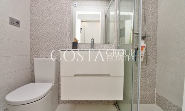 Wiederverkauf - Villa -
Villamartín