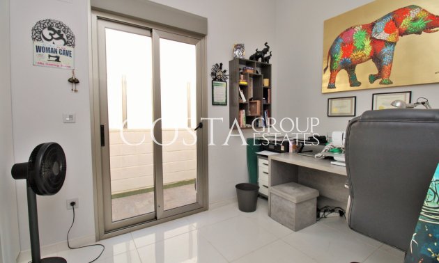 Wiederverkauf - Villa -
Villamartín