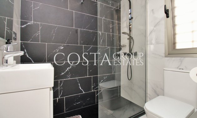 Wiederverkauf - Villa -
Villamartín