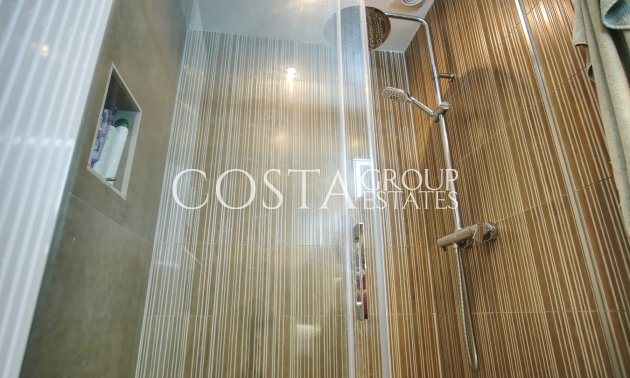 Herverkoop - Villa -
Orihuela Costa