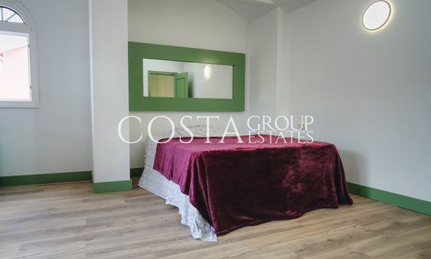 Herverkoop - Villa -
Orihuela Costa