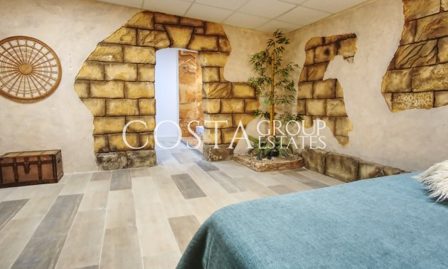 Herverkoop - Villa -
Orihuela Costa