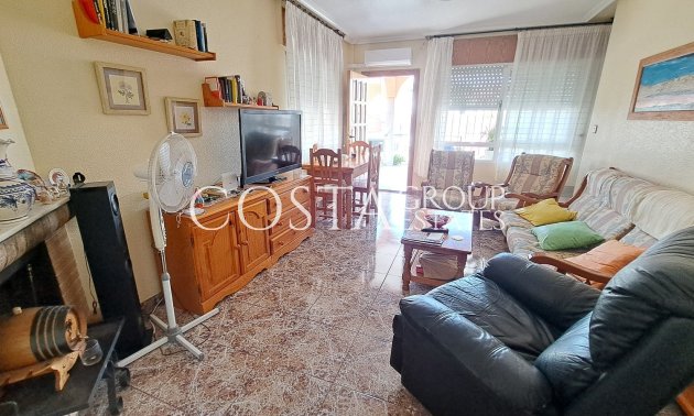 Resale - Villa -
Los Alcazares
