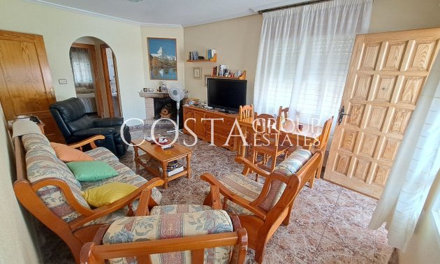 Resale - Villa -
Los Alcazares