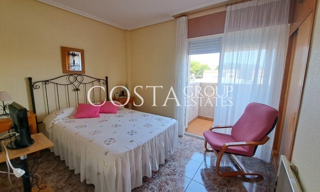 Resale - Villa -
Los Alcazares