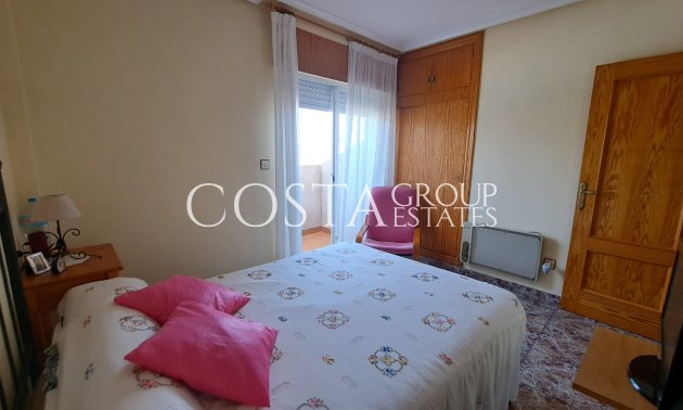 Resale - Villa -
Los Alcazares