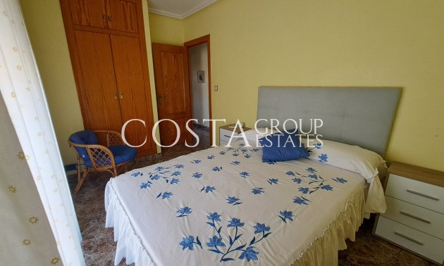 Resale - Villa -
Los Alcazares