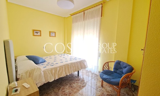 Resale - Villa -
Los Alcazares