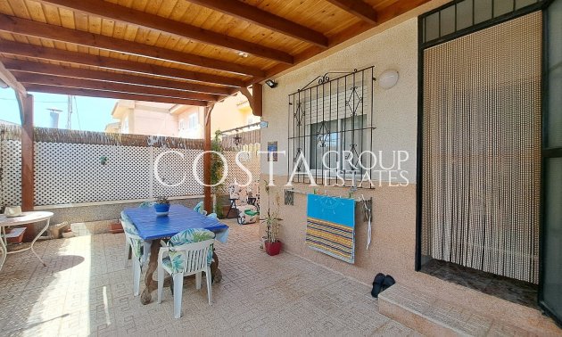 Resale - Villa -
Los Alcazares