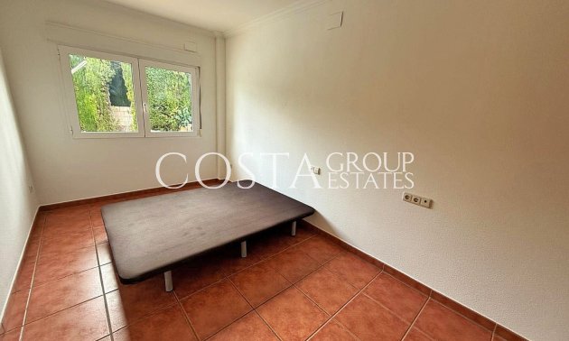 Resale - Villa -
Elda