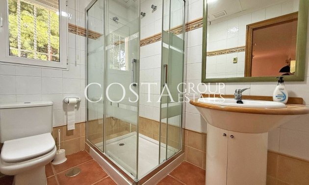 Resale - Villa -
Elda