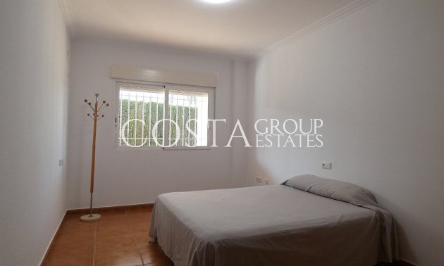 Resale - Villa -
Elda