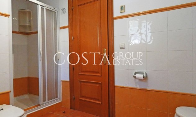 Resale - Villa -
Elda