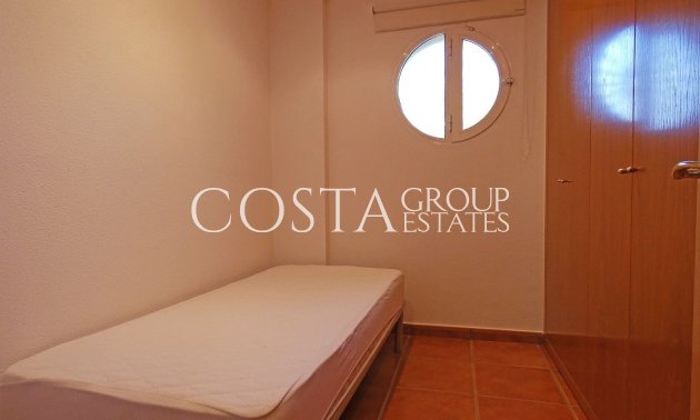 Resale - Villa -
Elda