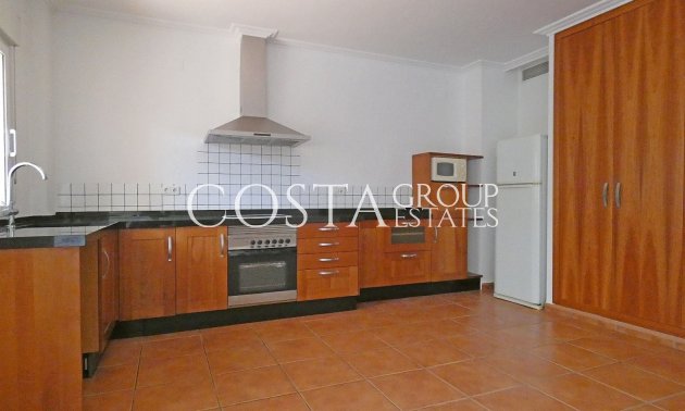 Resale - Villa -
Elda