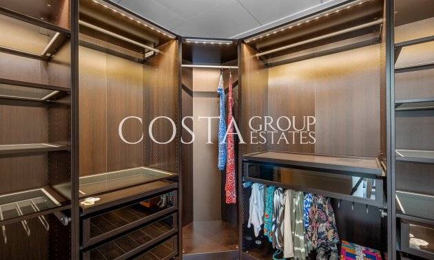 Odsprzedaż - Willa -
Benijofar