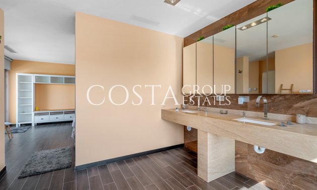 Odsprzedaż - Willa -
Benijofar