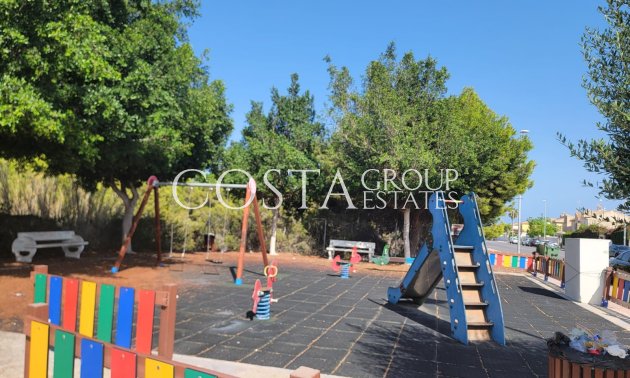 Resale - House -
Orihuela Costa - Playa Flamenca