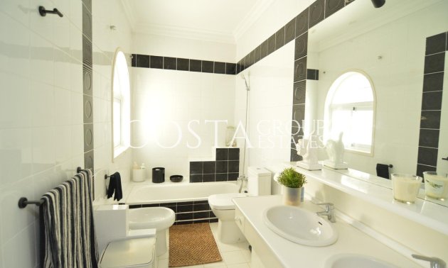 Odsprzedaż - Dom -
Torrevieja - Torrevieja Centro