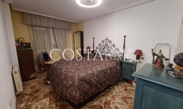 Wiederverkauf - House -
Alicante - Alicante Centro