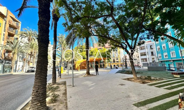 Herverkoop - Apartments -
Alicante - Alicante Centro