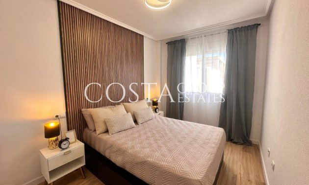 Herverkoop - Apartments -
Torrevieja - Torrevieja Centro