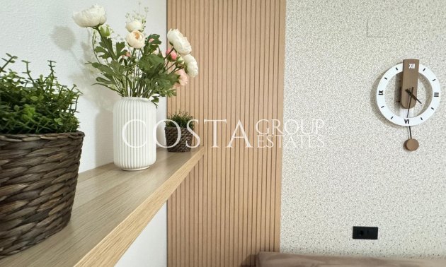 Resale - Apartments -
Torrevieja - Torrevieja Centro