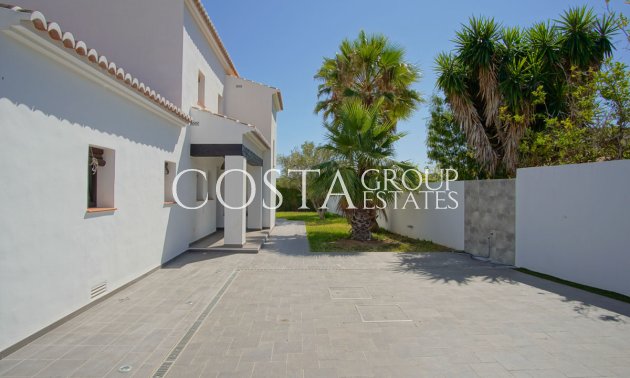 Resale - Villa -
Teulada - Moraira